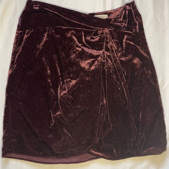 LOFT Mini Skirt | Crushed Velvet Twist Detail - Picture 4 of 10